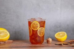royaltea皇茶品质卓越，堪称真正意义上的“极蜜雪冰城”